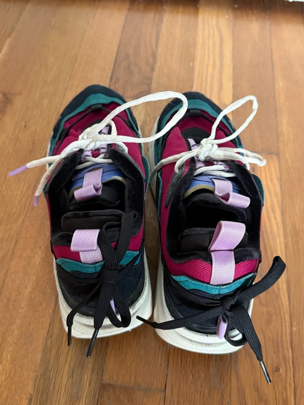 Nike bold women’s